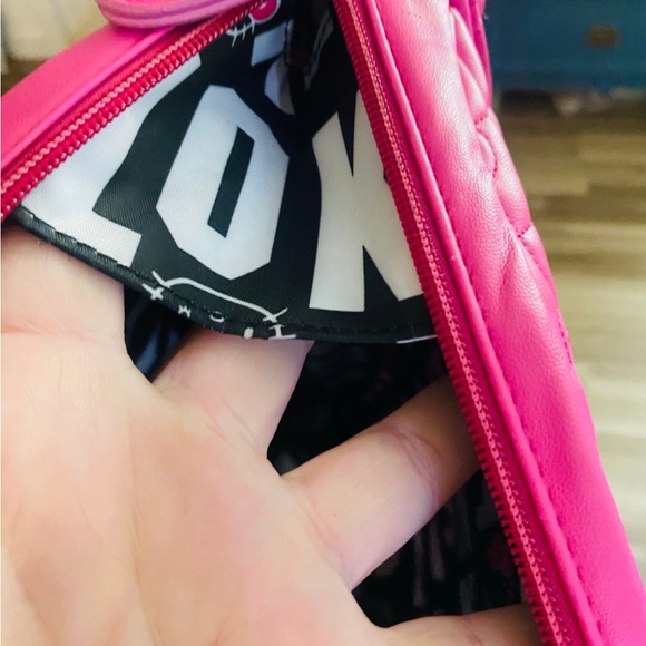 Hello Kitty Vibrant Pink Quilted Shoulder Bag - Picture 7 of 10